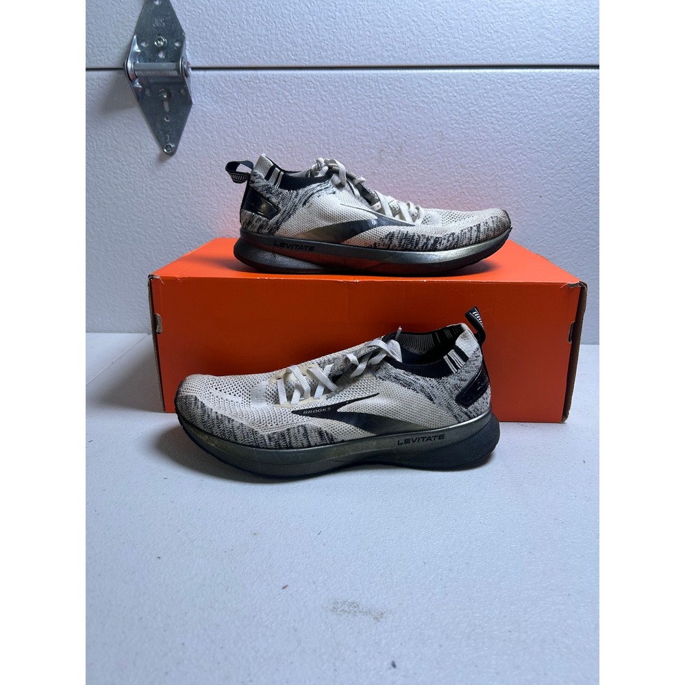 Brooks Running Shoes Levitate 4 Black White Women 8.5 #3003